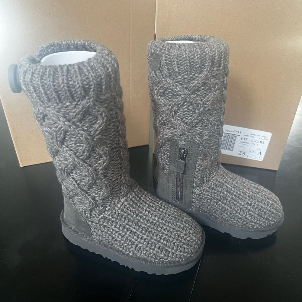 UGG Classic Cardi Cabled Cozy Gray Knit Kids Boots NWT
